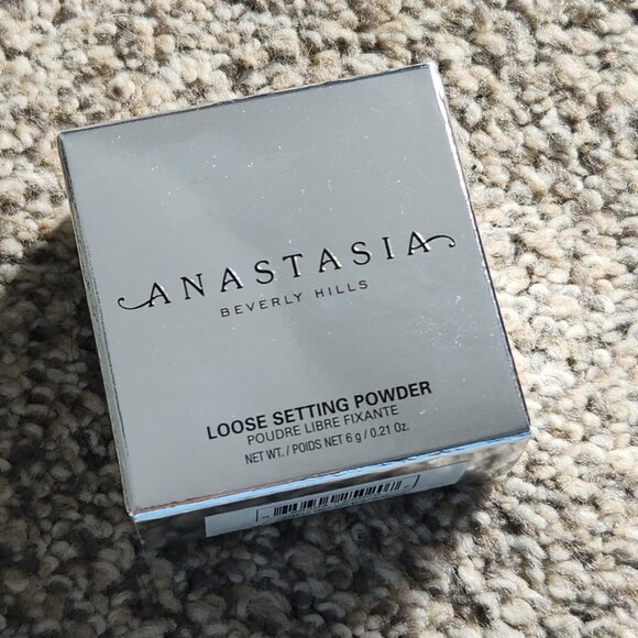 Anastasia Beverly Hills: Loose Setting Powder (Travel Size) - Picture 3 of 3